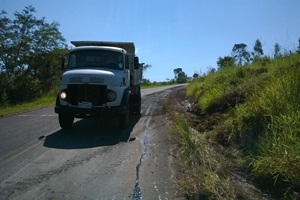 Prefeitura realiza melhorias estrada na vicinal Tupã-Quatá