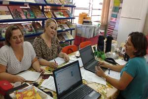 Professores promovem reuniões para realizar replanejamento de aulas