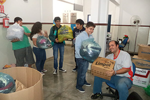 Gincana da ETEC “Massuyuki Kawano” recebe doações para Campanha do Agasalho
