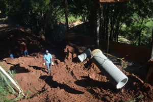 Prefeitura inicia recuperação da estrada Pintangueira