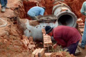 Galerias captarão águas pluviais da ponte na Rua Tupinambás