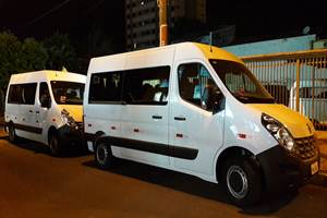 Prefeitura entrega duas vans para a Assembléia de Deus Casa Emanoel