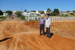 Manoel Gaspar autoriza pavimentação da Rua Antônio Andriani nas proximidades da Praça 500 anos