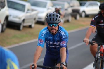 Foto - Pista de caminhada e ciclofaixa