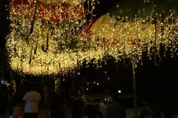 Foto - Natal de Luz - enfeites na Praça da Bandeira