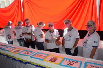 Foto - Bolo de 40 metros - aniversário de Tupã