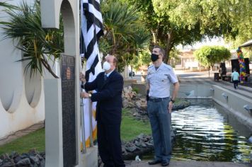 Foto - Hasteamento das bandeira - 92 anos de Tupã