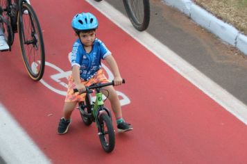 Foto - Pista de caminhada e ciclofaixa