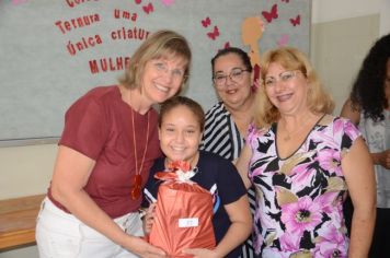 Foto - Bolsa Solidária arrecada mais de 140 bolsas para mulheres em situação vulnerável