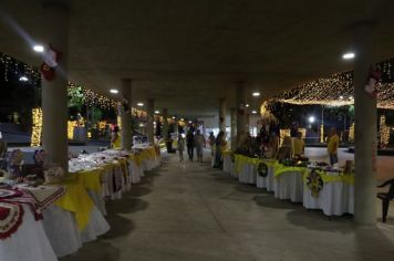 Foto - Natal de Luz - enfeites na Praça da Bandeira