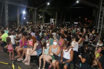 Foto - EmCena Brasil - espetáculo na Praça da Bandeira