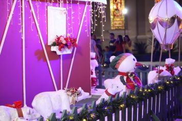 Foto - Natal de Luz - enfeites na Praça da Bandeira