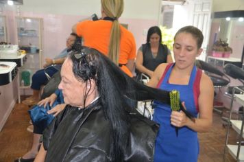 Foto - Bolsa Solidária arrecada mais de 140 bolsas para mulheres em situação vulnerável