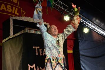 Foto - EmCena Brasil - espetáculo na Praça da Bandeira