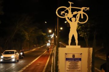 Foto - Pista de caminhada e ciclofaixa