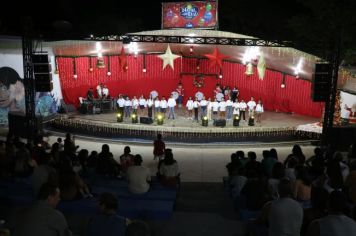 Foto - Natal de Luz - enfeites na Praça da Bandeira