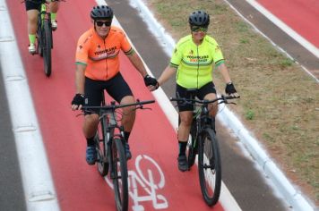 Foto - Pista de caminhada e ciclofaixa