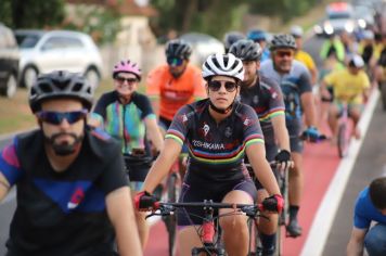 Foto - Pista de caminhada e ciclofaixa