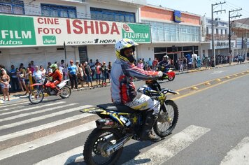 Foto - Tupã;* 85 anos;* desfile Avenida Tamoios - PARTE 3