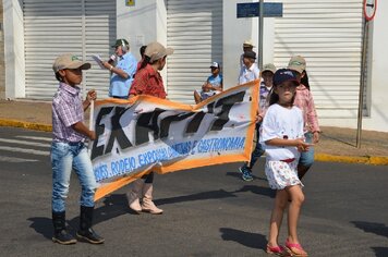 Foto - Tupã;* 85 anos;* desfile Avenida Tamoios - PARTE 2