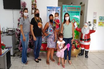 Foto - Entrega de brinquedos CRAS Sul e Leste - Força do Bem