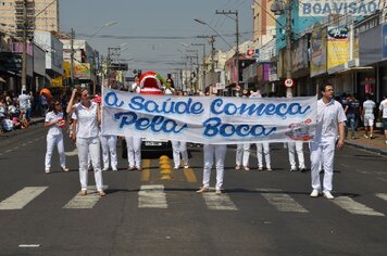 Foto - Tupã;* 85 anos;* desfile Avenida Tamoios - PARTE 2