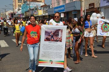 Foto - Tupã;* 85 anos;* desfile Avenida Tamoios - PARTE 2