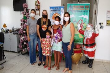 Foto - Entrega de brinquedos CRAS Sul e Leste - Força do Bem