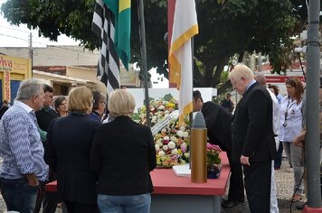 Foto - Homenagens a Revolução de 1932;* Praça 9 de Julho