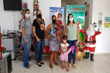 Foto - Entrega de brinquedos CRAS Sul e Leste - Força do Bem