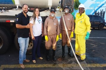 Foto - Higienização de espaços públicos - Parceria com a SABESP