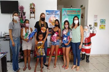 Foto - Entrega de brinquedos CRAS Sul e Leste - Força do Bem