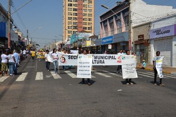 Foto - Tupã;* 85 anos;* desfile Avenida Tamoios - PARTE 2