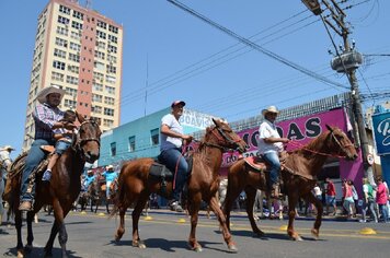 Foto - Desfile de Aniversário - 88 anos de Tupã