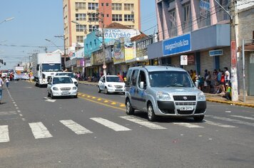 Foto - Tupã;* 85 anos;* desfile Avenida Tamoios - PARTE 3