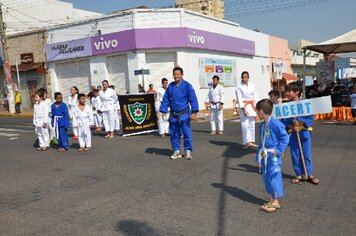 Foto - Tupã;* 85 anos;* desfile Avenida Tamoios - PARTE 1