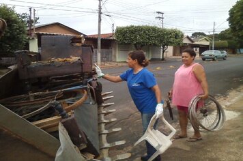 Foto - Mutirão de limpeza e combate à dengue