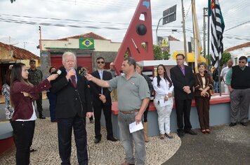 Foto - Homenagens a Revolução de 1932;* Praça 9 de Julho