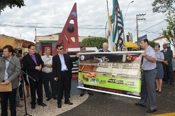 Foto - Homenagens a Revolução de 1932;* Praça 9 de Julho