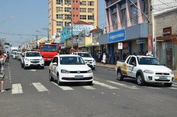 Foto - Tupã;* 85 anos;* desfile Avenida Tamoios - PARTE 3