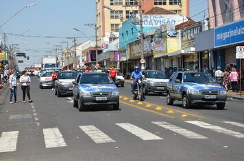 Foto - Tupã;* 85 anos;* desfile Avenida Tamoios - PARTE 3