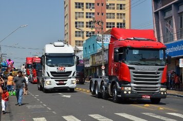 Foto - Tupã;* 85 anos;* desfile Avenida Tamoios - PARTE 3