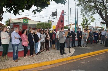 Foto - Homenagens a Revolução de 1932;* Praça 9 de Julho