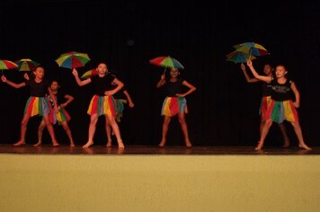 Foto - 4ª Rodada Cultural e apresentação da dança "Banho de cheiro"