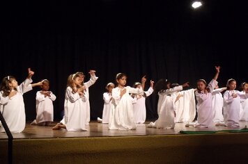 Foto - 4ª Rodada Cultural e apresentação da dança "Banho de cheiro"