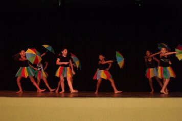 Foto - 4ª Rodada Cultural e apresentação da dança "Banho de cheiro"