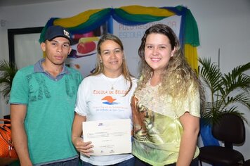 Foto - Cerimônia de formatura do Polo Regional da Beleza de Tupã