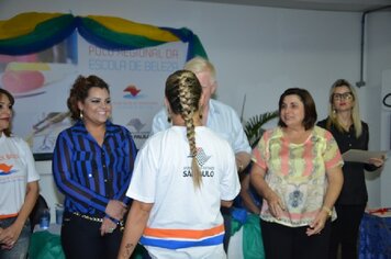 Foto - Cerimônia de formatura do Polo Regional da Beleza de Tupã