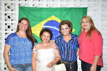 Foto - Cerimônia de formatura do Polo Regional da Beleza de Tupã