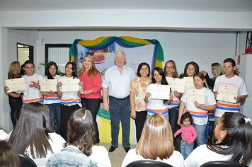 Foto - Cerimônia de formatura do Polo Regional da Beleza de Tupã